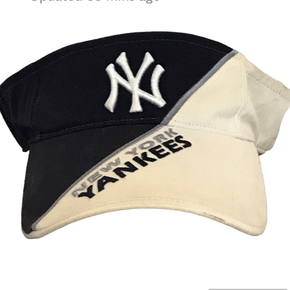 Twins Enterprises MLB New York Yankees Visor Baseball Cap